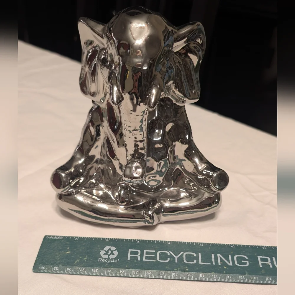 GC Home Decor Meditating Elephant Scent Diffuser in Chrome Silver